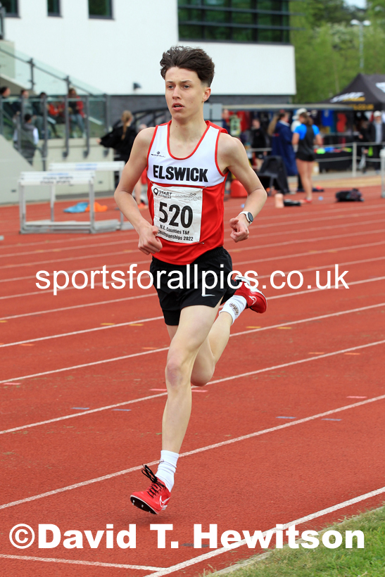 Men and Boys 800 metres, 2022 North Eastern Track and Field Champs., Middlesbrough. David T. Hewitson/Sports for All Pics